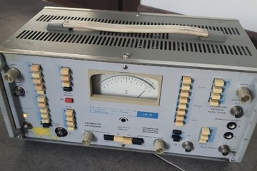 Kalibrator  oscyloskopów do 100MHZ I1-9 CCCP