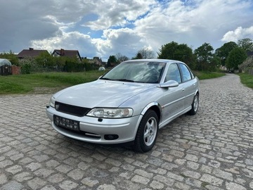 Opel vectra b liftback 1,8 2000 rok