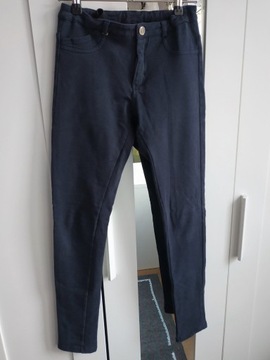 Elastyczne spodnie r. 158