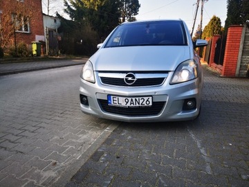 Opel Zafira B 1.9cdti 150KM Cosmo