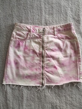 Kolorowa różowa strzępiona zasuwana spódnica jeansowa Bershka 38
