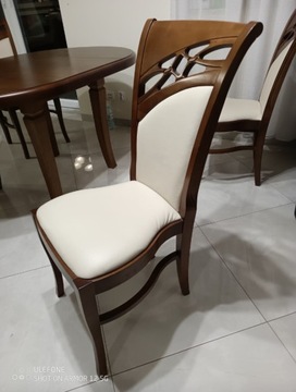 Stół plus 8 krzeseł w prawdziwej skórze