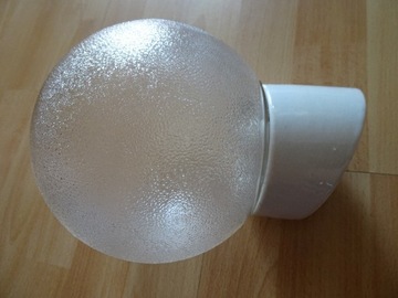 Lampa, kinkiet PRL ceramiczny, klosz szklany