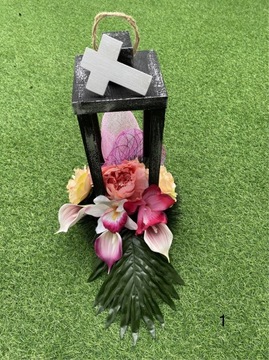 Wiązanka kwiaty sztuczne lampion latarnia na grób 