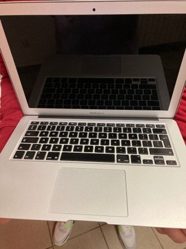 Laptop Apple Macbook 13,3 i5/8gb/128GB