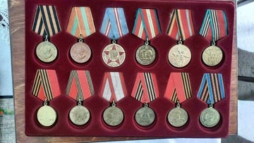 Medale wojskowe ZSRR CCCP zestaw w palecie