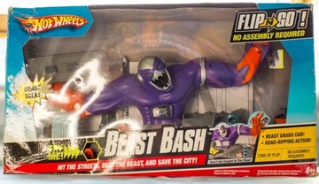 2008 Hot wheels beast bash flip n go