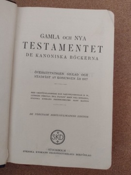 90-letnia Biblia szwedzka w futerale