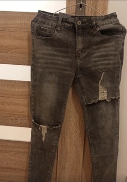 Nowe szare jeansy skinny w rozmiarze S/M