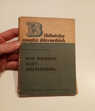 W. Achremowiczowa Biblioteka analiz literackich