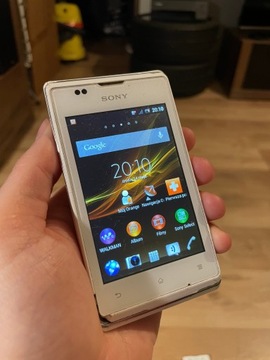 Smartfon Sony Xperia E