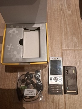 Telefon Sony Ericsson W715