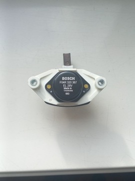 REGULATOR NAPIĘCIA ALTERNATORA BOSCH 28V 