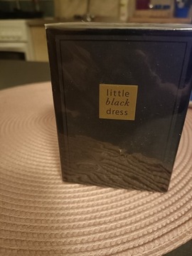 Perfumy Little black dress Avon 