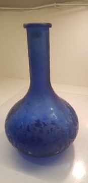 Niebieski wazon ze wzorem