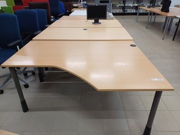 Wygodne duże  ergonomiczne biurko narożne