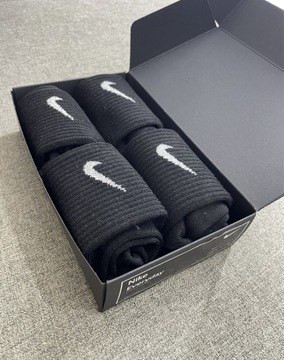 Nike Wysokie Czarne Skarpety Box 4 pary 42/46