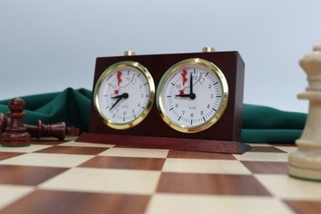 Zegar szachowy z podstawką analogowy mahoń 