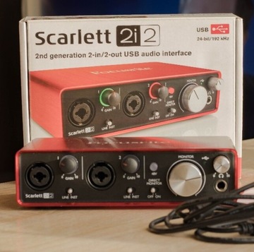  Focusrite Scarlett 2i2 - Interfejs audio USB