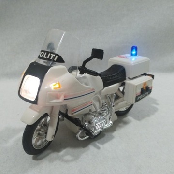 Motocykl policyjny ze światłem dźwiękiem i napędem