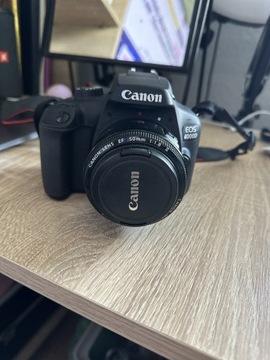 Aparat Canon 4000D + obiektyw Canon 50mm F1.8