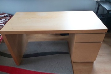 Biurko Malm (Ikea) 140x65 cm z szufladą i szafką