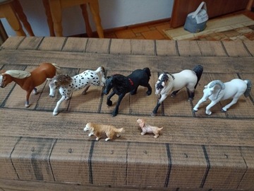 Konie i figurki Schleich zestaw