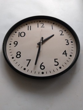 Zegar kwarc duży fi 39 cm.