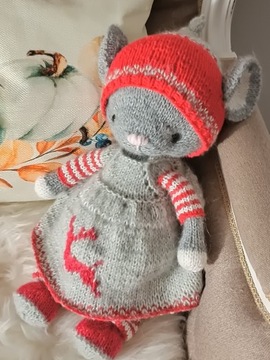 Śliczna świąteczna myszka amigurumi 