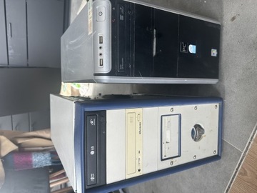 Dwa komputery PC