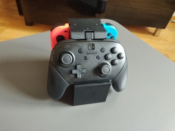 Ładowarka PowerA do JoyConów i ProControllera