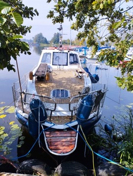 Jacht motorowy zbudowany w stoczni Kłobuk Ostróda 