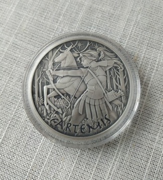 Moneta srebrna Tuvalu Artemis 2023 antique