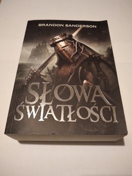 Brandon Sanderson "Słowa światłości"