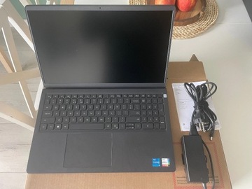 Nowy Laptop Dell Vostro 3520 i5-1235U/16 GB