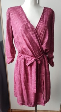 Różowa sukienka w kratkę/pepitkę MOHITO 38