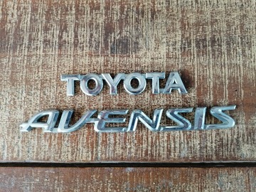 TOYOTA emblemat znaczek napis klapy