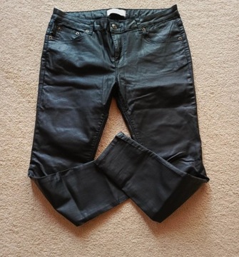 Czarne spodnie woskowane damskie rozmiar 42 Zara