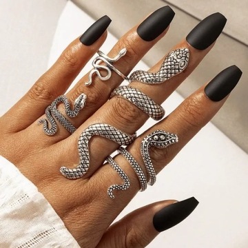 Nowoczesny damski modny zestaw 4 pierścionków wąż