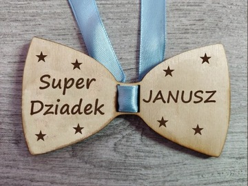 Medal drewniany mucha dzień dziadka prezent grawer