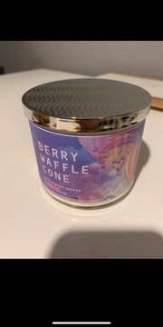 Bath & body Works berry wafle cone