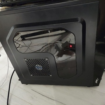 Komputer stacjonarny AMD FX-820 dysk HDD 2TB Seag