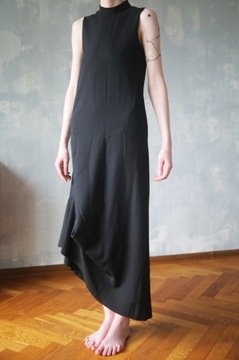 Czarna sukienka maxi COS 34