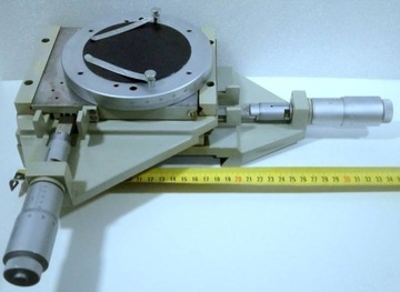 Stolik mikroskopowy obrotowy mikrometryczny 0,01mm