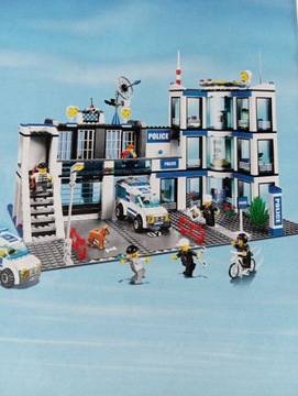 Lego City 7498 Posterunek policji