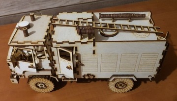 Wóz strażacki STAR 244 model ze sklejki 3mm