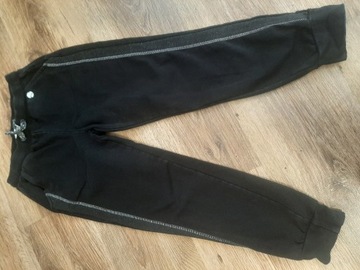 Coccodrillo czarne spodnie dresowe 134