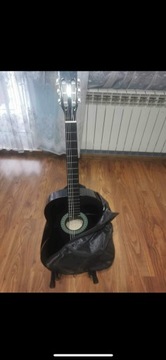 Gitara zestaw ze stojakiem i furtał