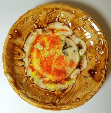 Porcelanowy talerzyk ze szkłem - brązowy