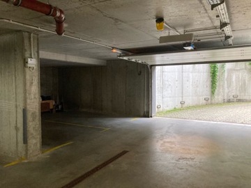 Dwa podziemne miejsca parkingowe do wynajmu
